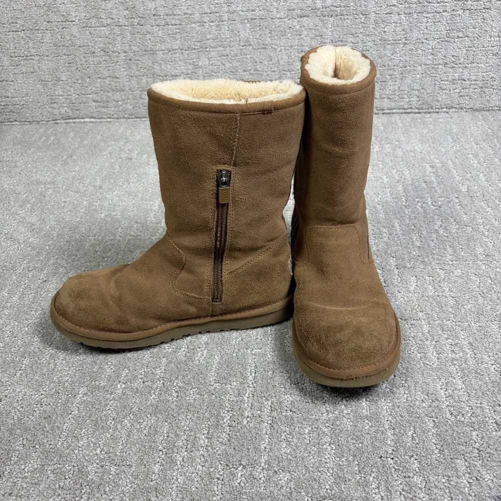 UGG Women's 6 Lil Sunshine 5948 Chestnut Suede Sheepskin Winter Zip Boots